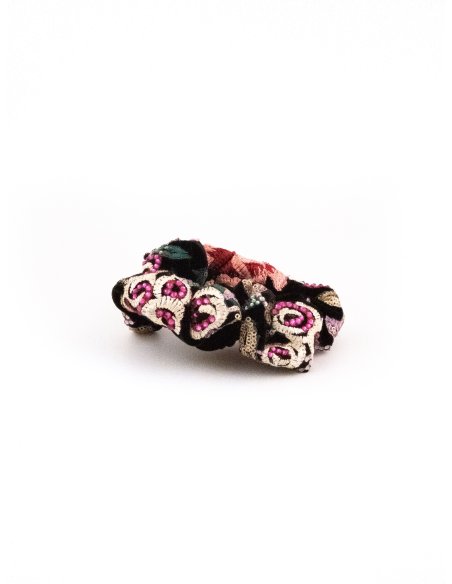 Black Velvet Roses Scrunchie - [Product category] handmade in France.