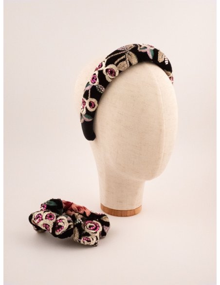 Black Velvet Roses Scrunchie - [Product category] handmade in France.