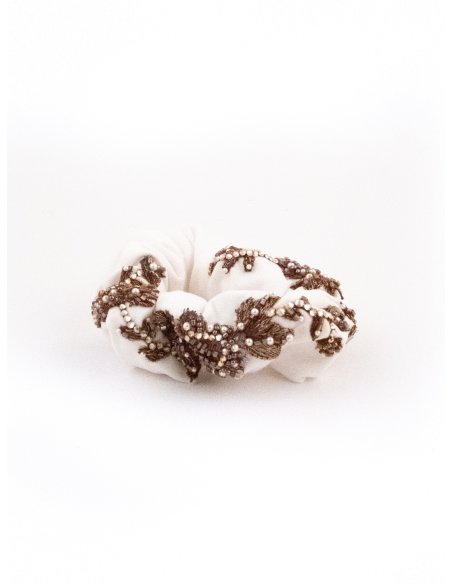 Ivory Garland Scrunchie - [Product category] handmade in France.